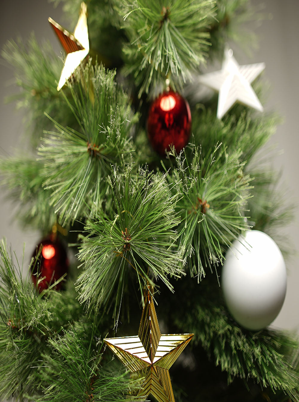 18pcs Box Set Mixed Baubles - White, Gold &amp; Red