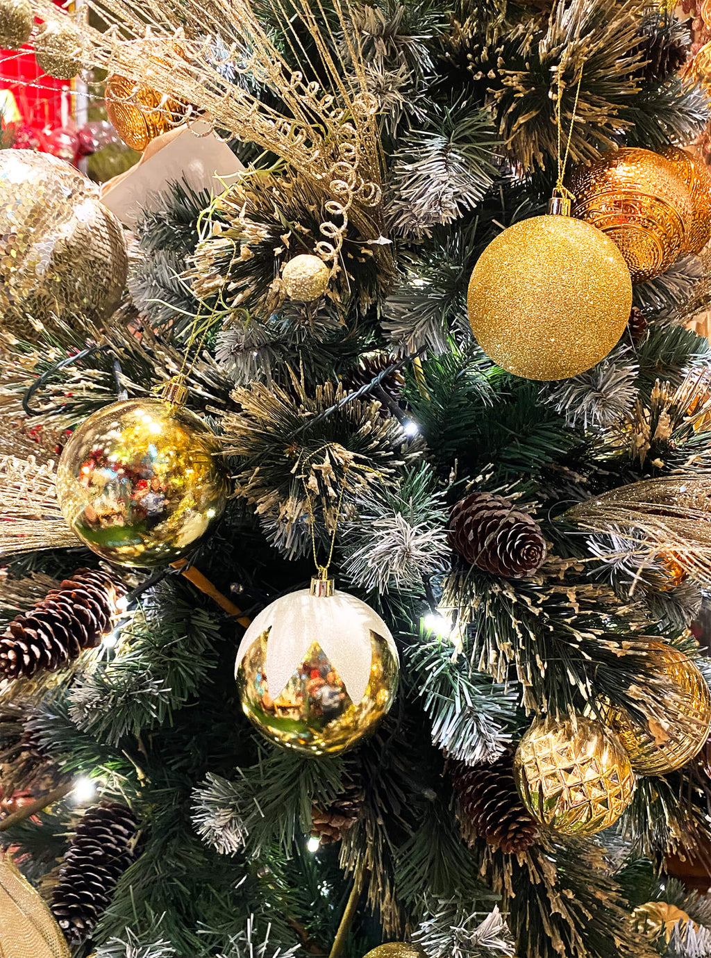 Gold baubles - 80mm - Set of 6