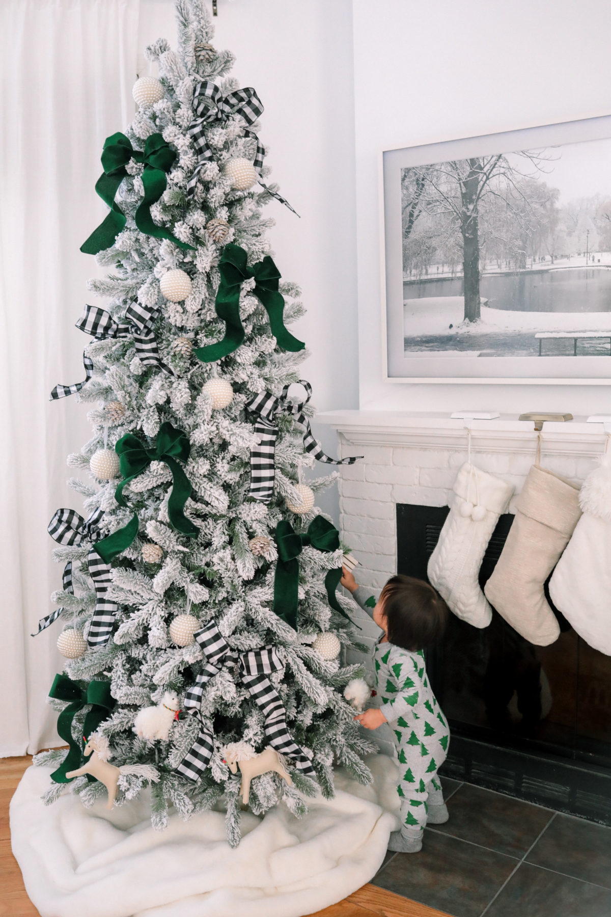 POLLYANNA GUIDE TO DECORATING CHRISTMAS TREE trims